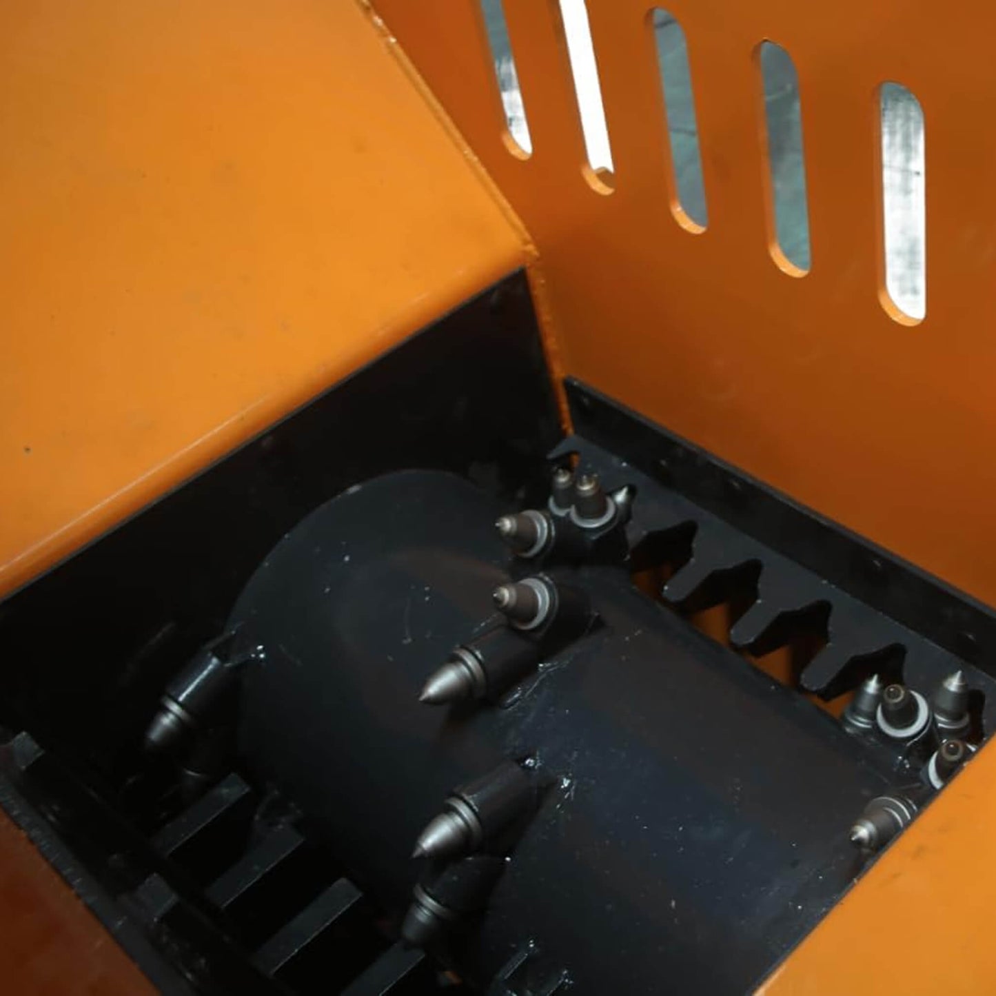 24-Inch Heavy-Duty 13.5 Cu.Ft Concrete Crusher Bucket Skid Steer Attachment