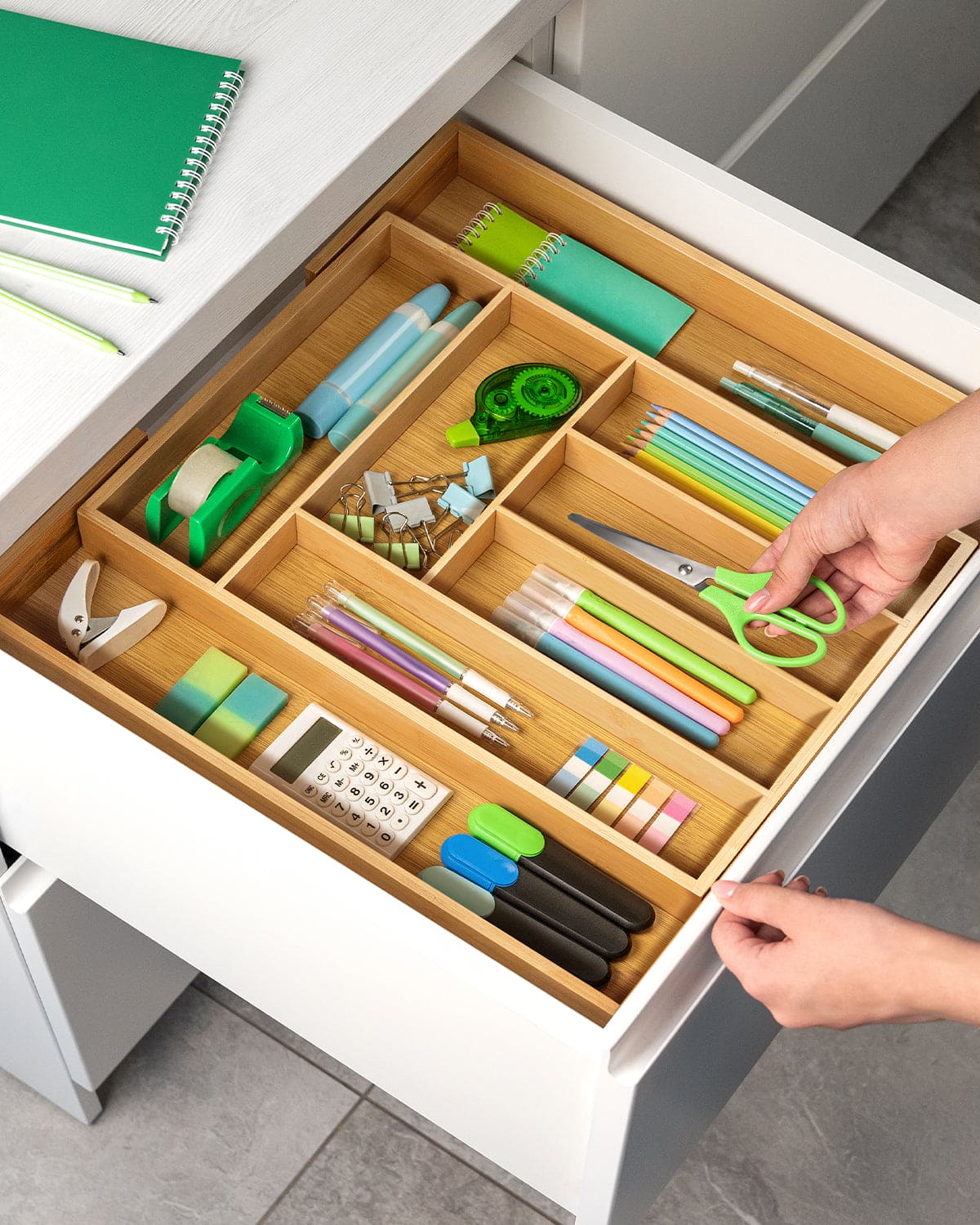 Expandable Silverware Organizer (8 Slots)