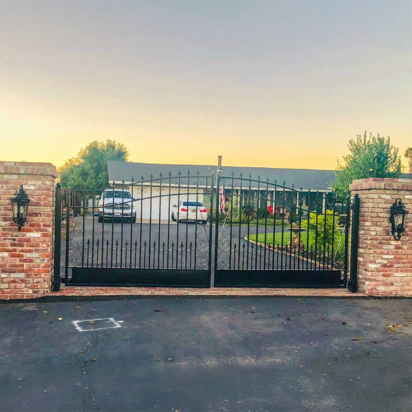 12FT - 18FT Heavy-Duty Venice-Style Steel Dual-Swing Driveway Gate