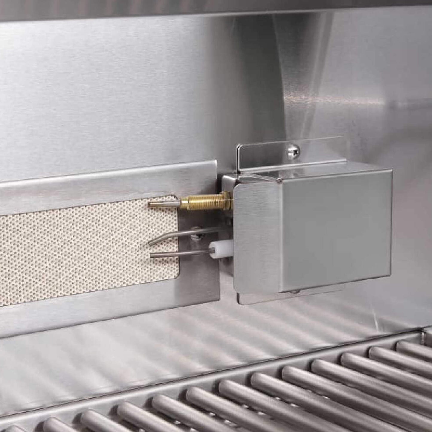 Edgestar 60K BTU 30-Inch Built-In Grill Kit with Insulated Jacket and Double Access Doors