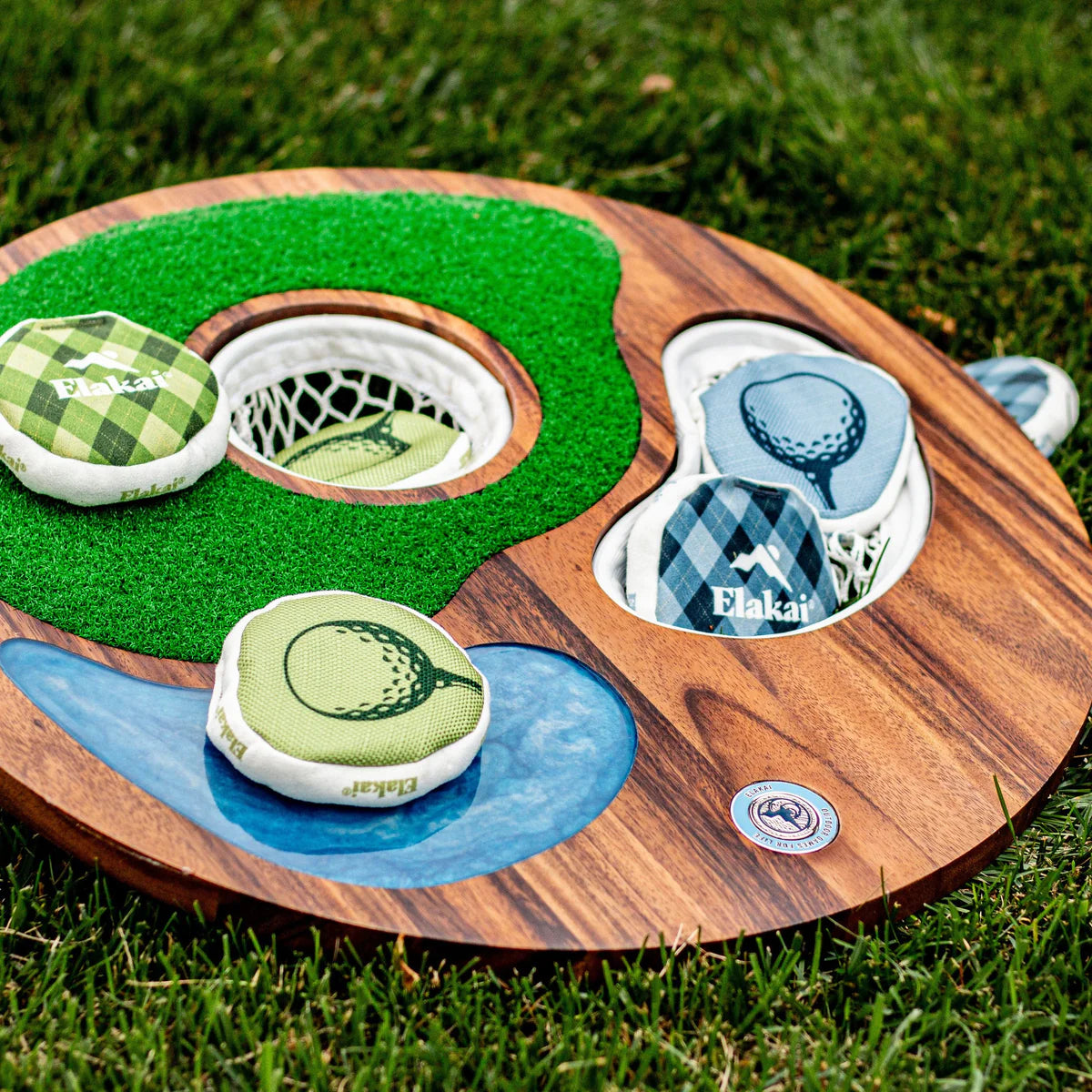 Resin Island Hole Golf Chipping Game & Cornhole