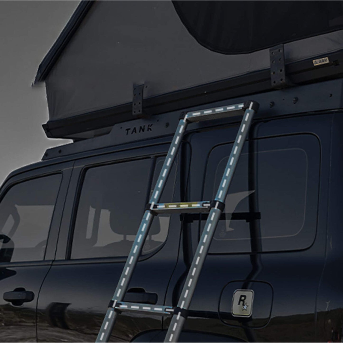 Trailora Heavy-Duty 2-3 Person Hardshell Rooftop Tent with Ladder